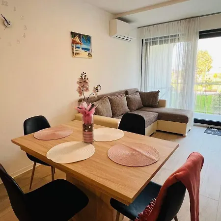 Medences Panoramas Balatom Apartman *